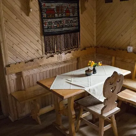 샬레 I Austryjok 포로닌